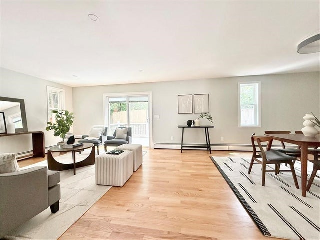 7 Simmons Rd, Barrington