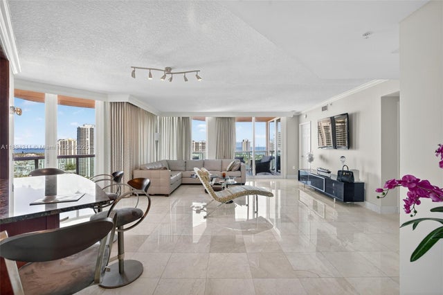 3370 Hidden Bay Dr 2607, Aventura