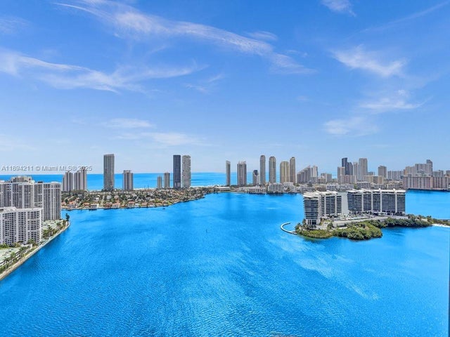 3 of 32 - 3370 Hidden Bay Dr 2607, Aventura, FL