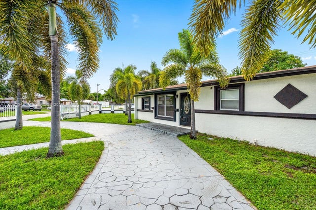 4 of 50 - 4465 Sw 49th Ct, Dania Beach, FL