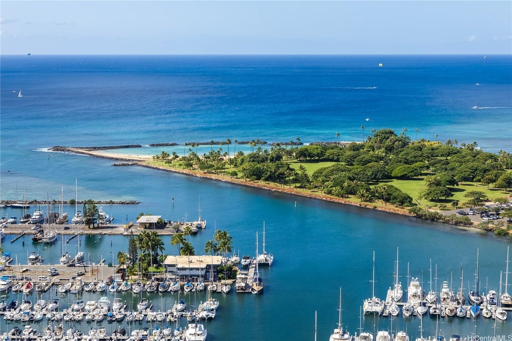 (unit #4101) 1650 Ala Moana Boulevard, Honolulu