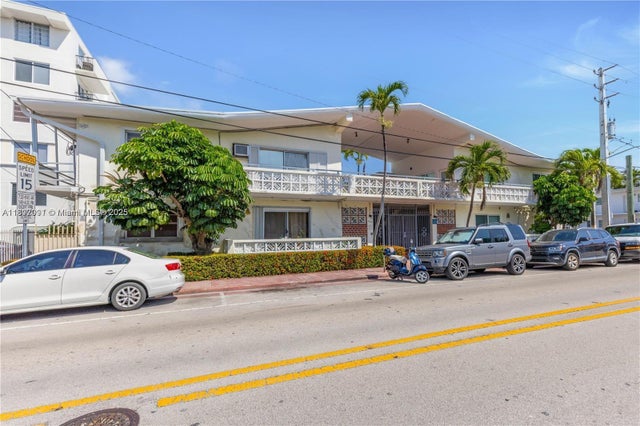 3 of 29 - 8040 Tatum Waterway Dr 3, Miami Beach, FL