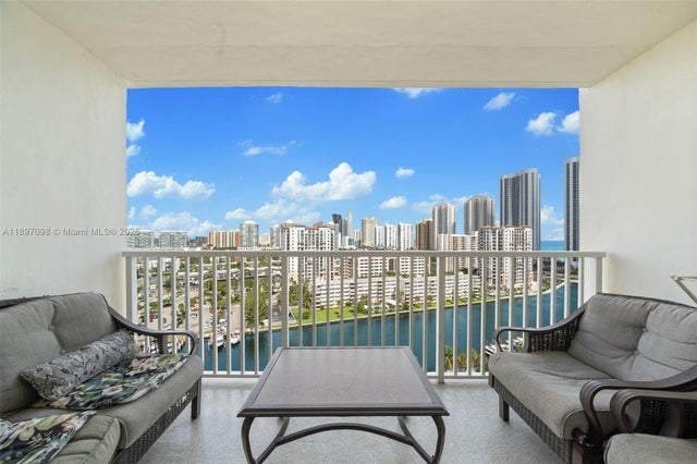 300 Bayview Dr 1707, Sunny Isles Beach