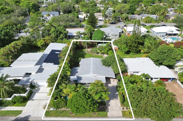 1 of 28 - 1413 Ne 17th Way, Fort Lauderdale, FL
