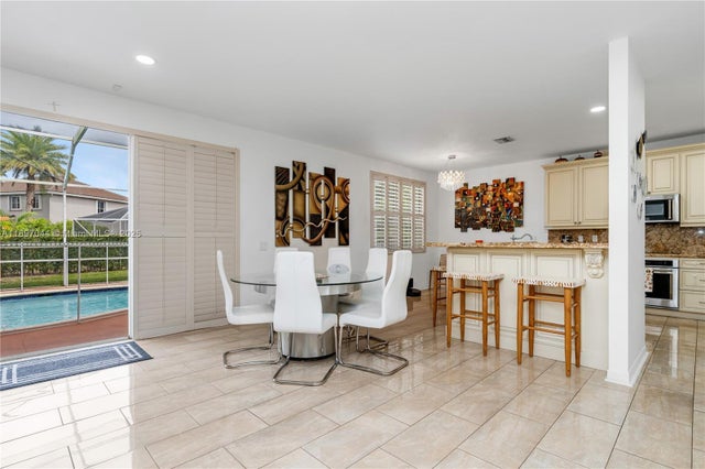 2 of 41 - 4491 Foxtail Ln, Weston, FL