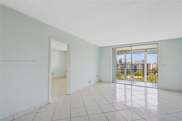 5 of 13 - 2851 Leonard Dr J610, Aventura, FL