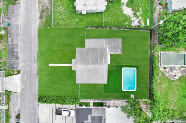 4 of 40 - 12501 Nw 20th Ave, Miami, FL
