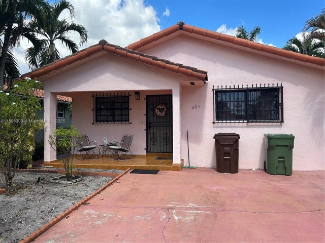665 E 31st St, Hialeah