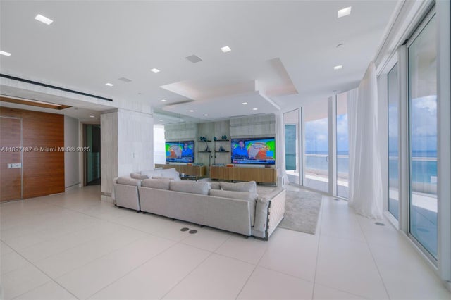 4 of 34 - 16047 Collins Ave 3204, Sunny Isles Beach, FL