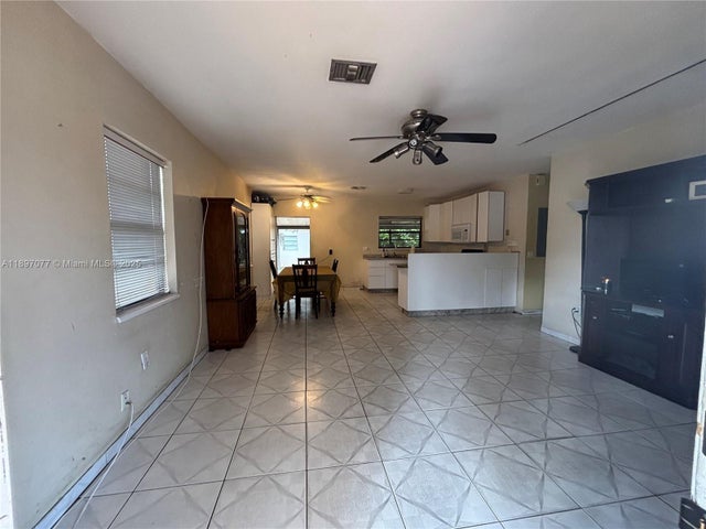 4 of 29 - 6261 Sw 6th St, Miami, FL