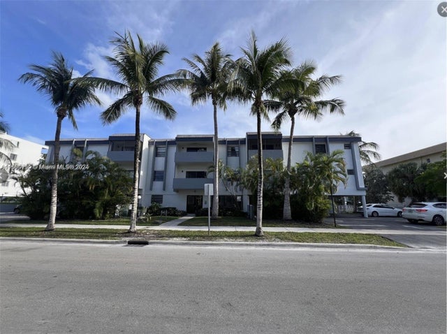 1 of 37 - 3582 Ne 171st St 201, North Miami Beach, FL