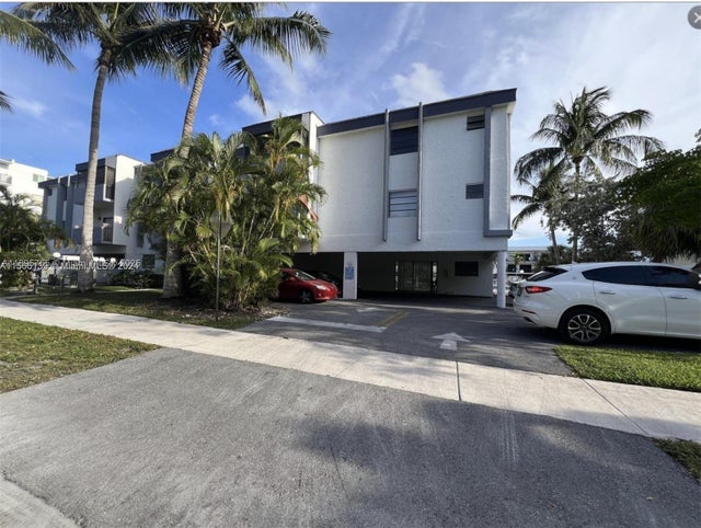 2 of 37 - 3582 Ne 171st St 201, North Miami Beach, FL