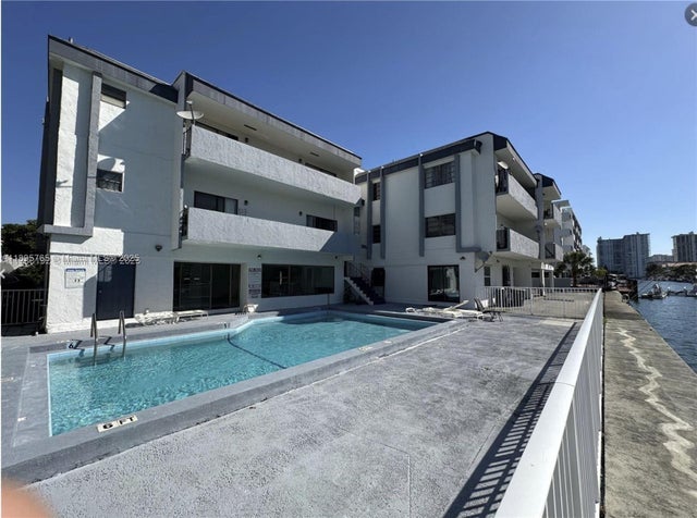 4 of 37 - 3582 Ne 171st St 201, North Miami Beach, FL