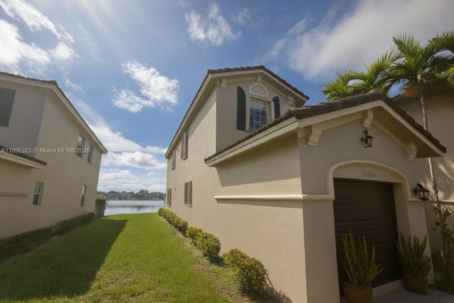 3 of 7 - 15402 Sw 8th Ln, Miami, FL