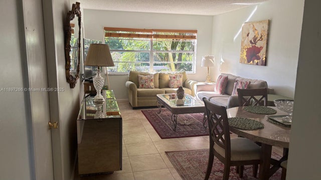 5141 W Oakland Park Blvd 208, Lauderdale Lakes