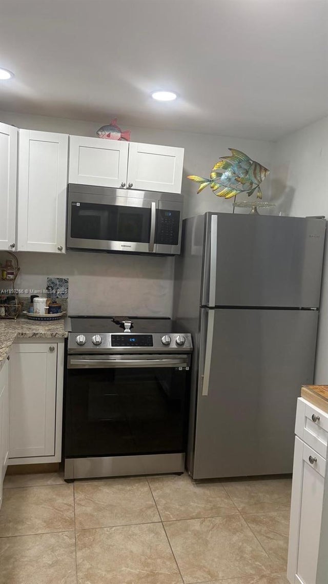 2 of 16 - 5141 W Oakland Park Blvd 208, Lauderdale Lakes, FL