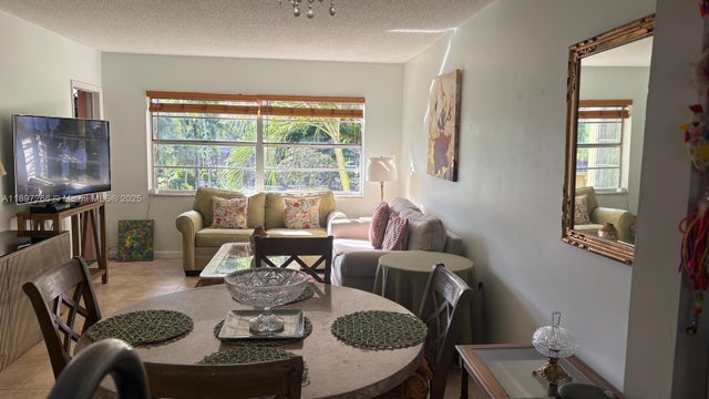 4 of 16 - 5141 W Oakland Park Blvd 208, Lauderdale Lakes, FL