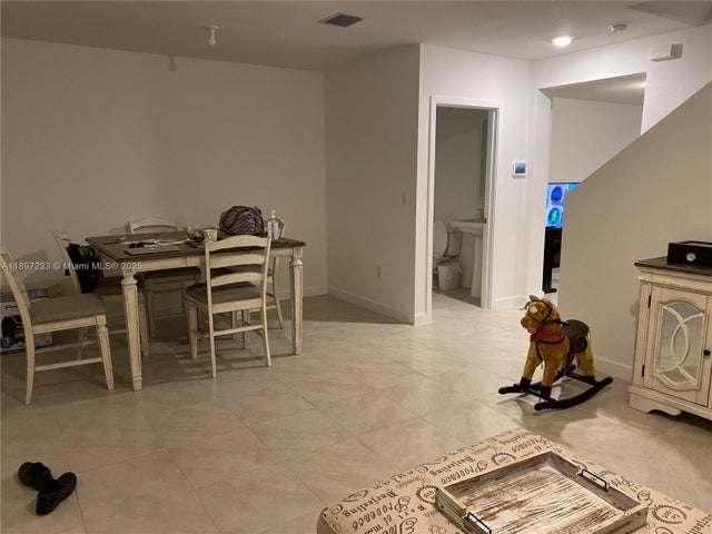 3 of 7 - 493 Ne 5th Pl, Florida City, FL