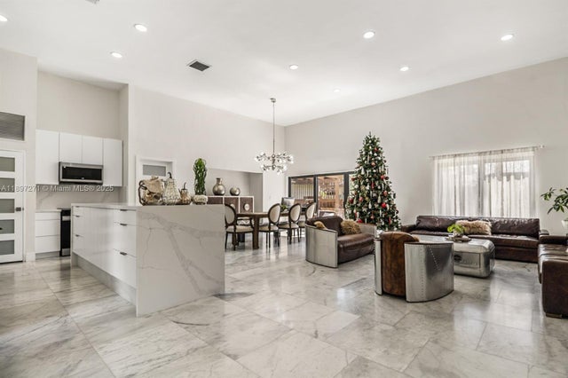 3 of 25 - 513 Leslie Dr, Hallandale Beach, FL
