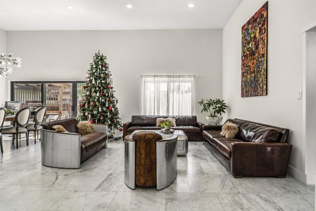 4 of 25 - 513 Leslie Dr, Hallandale Beach, FL