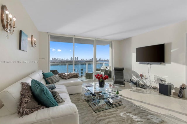 2 of 32 - 650 West Ave 1407, Miami Beach, FL