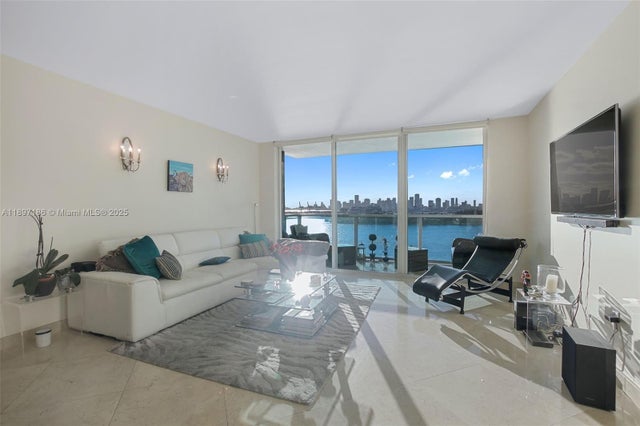 3 of 32 - 650 West Ave 1407, Miami Beach, FL
