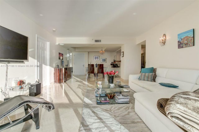 5 of 32 - 650 West Ave 1407, Miami Beach, FL