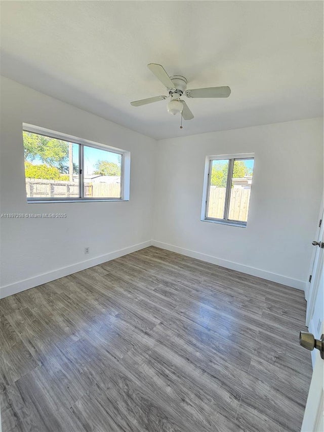 5 of 19 - 5621 Cleveland St, Hollywood, FL