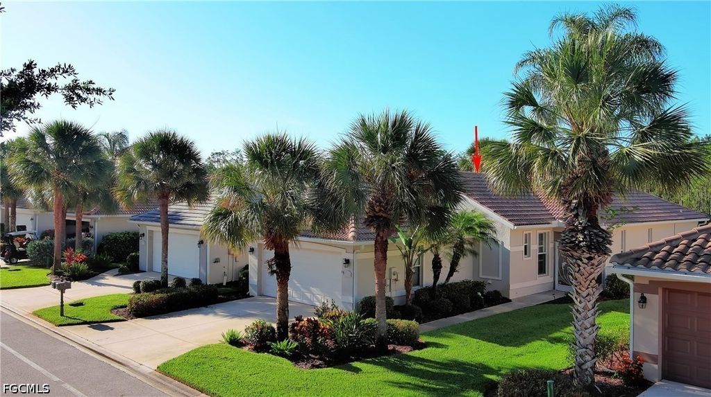 8156 Woodridge Pointe Dr, Fort Myers