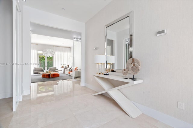 4 of 88 - 12401 Sw 82nd Ave, Pinecrest, FL