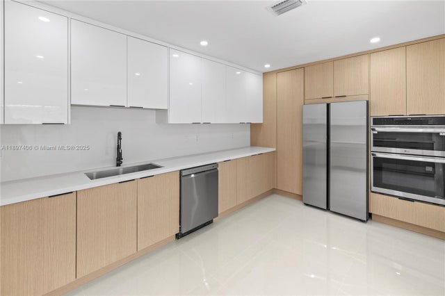 4 of 38 - 5000 Bayberry Ln, Tamarac, FL