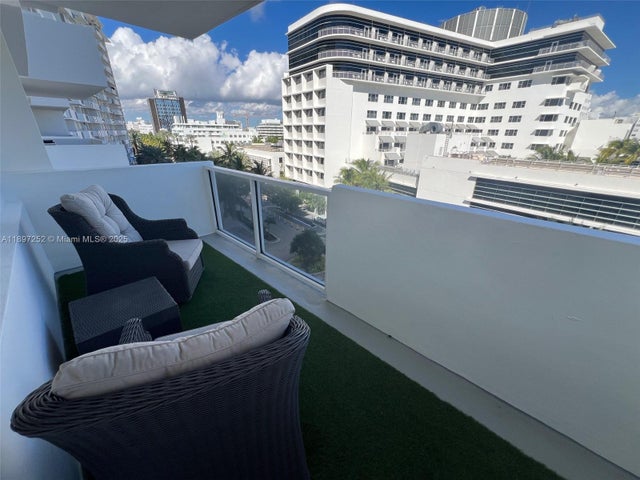5 of 43 - 100 Lincoln Rd 643, Miami Beach, FL