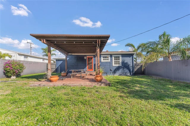 818 Kaye St, West Palm Beach