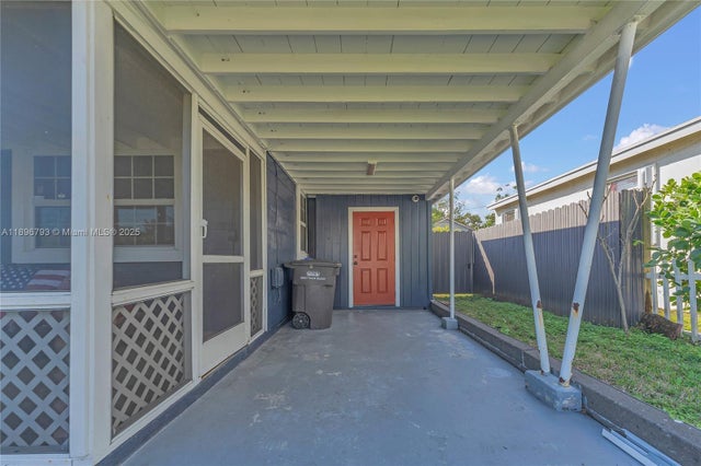 5 of 16 - 818 Kaye St, West Palm Beach, FL