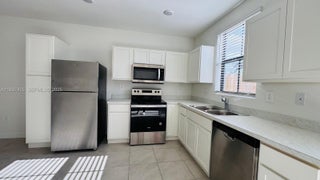 Photo of Listing #A11897405