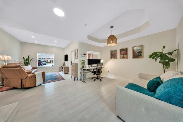 1025 Sw 143rd Ave 1303, Pembroke Pines