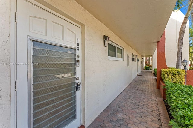 3 of 26 - 9811 N Hollybrook Lake Dr 103, Pembroke Pines, FL
