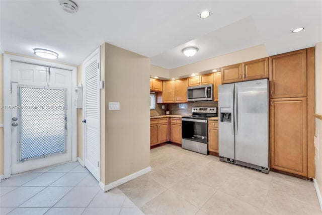 4 of 26 - 9811 N Hollybrook Lake Dr 103, Pembroke Pines, FL
