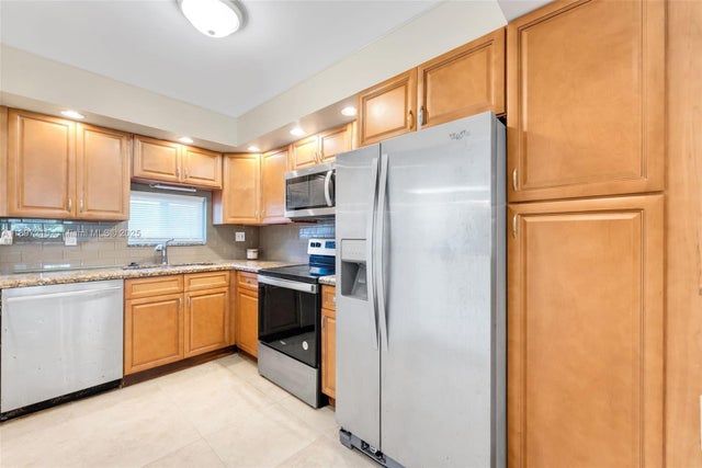 5 of 26 - 9811 N Hollybrook Lake Dr 103, Pembroke Pines, FL