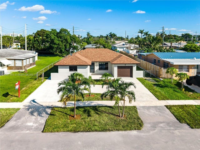 1 of 25 - 205 Se 3rd St, Dania Beach, FL