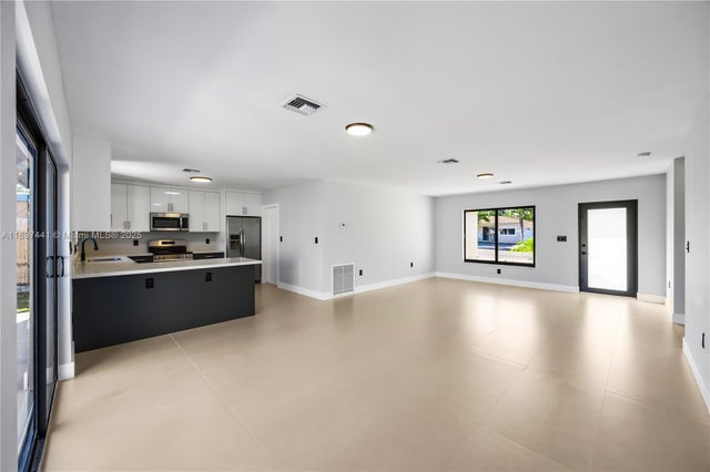 3 of 25 - 205 Se 3rd St, Dania Beach, FL