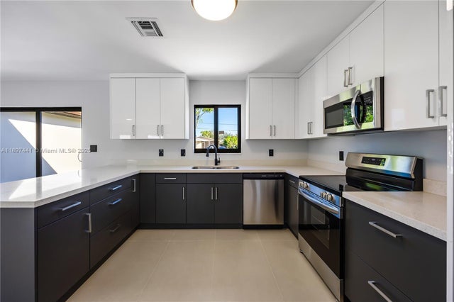 5 of 25 - 205 Se 3rd St, Dania Beach, FL