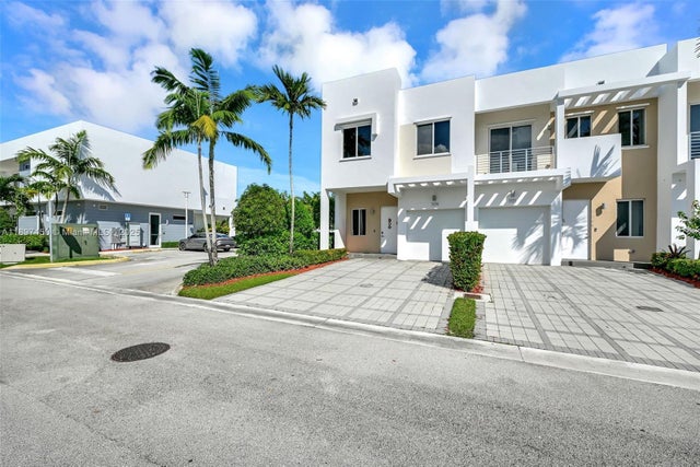 2 of 59 - 7179 Nw 102nd Pl, Doral, FL
