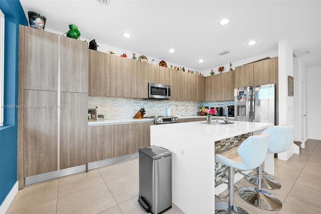 3 of 59 - 7179 Nw 102nd Pl, Doral, FL