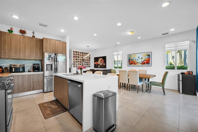 4 of 59 - 7179 Nw 102nd Pl, Doral, FL