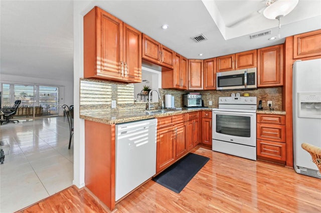 3 of 20 - 2802 Victoria Way K4, Coconut Creek, FL