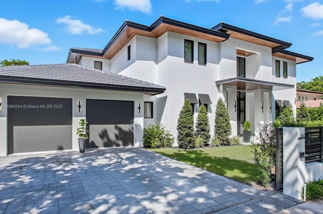 2 of 30 - 1515 Urbino, Coral Gables, FL