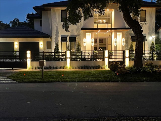 4 of 30 - 1515 Urbino, Coral Gables, FL
