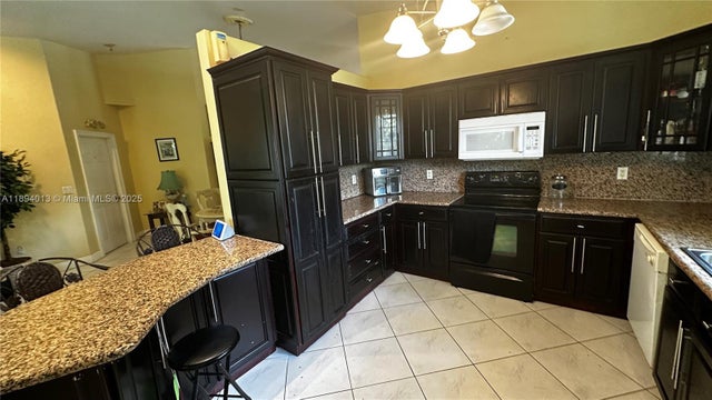 3 of 33 - 6391 Sw 20th St, West Miami, FL