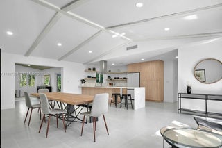 Photo of Listing #A11897384